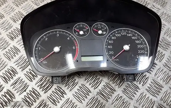 Ford Focus Speedometer (instrument cluster) 4m5t10849gr