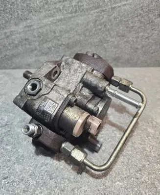 Opel Zafira B Fuel injection high pressure pump 55586501 01615 2940000505