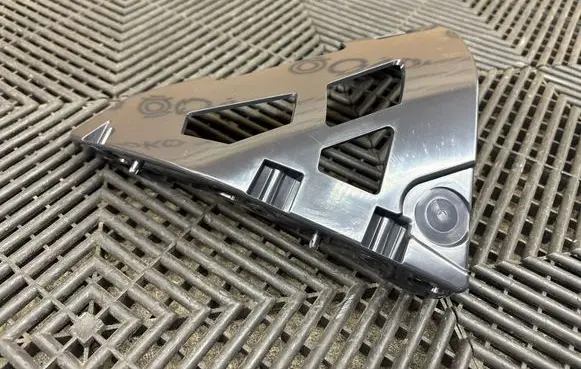 BMW iX Rear bumper mounting bracket 19017411