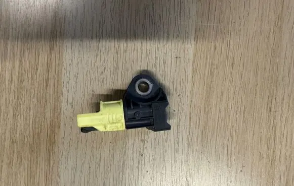 KIA Ceed Airbag deployment crash/impact sensor 95920M6100