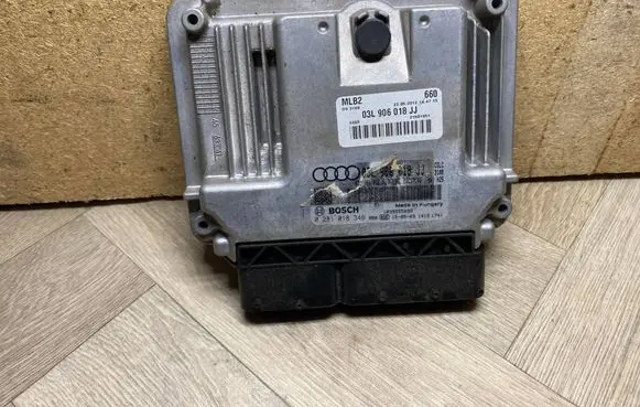 Audi A4 S4 B8 8K Engine control unit/module 03L906018JJ 0281018346