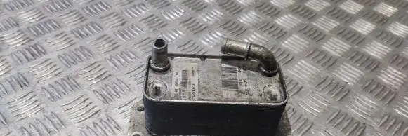 Volvo XC70 Oil filter mounting bracket 31325045