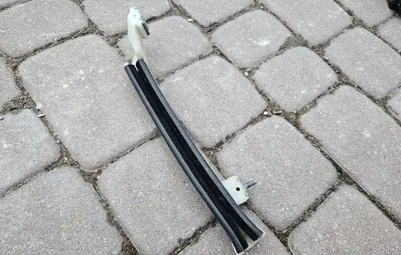 Renault Megane IV Rear door windshield rail 822176341R-