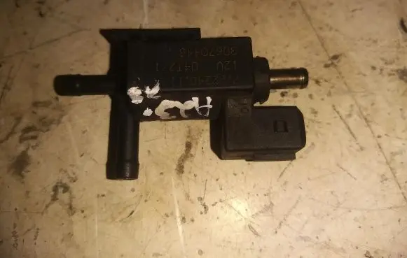 Volvo XC90 Turbo solenoid valve 30670448