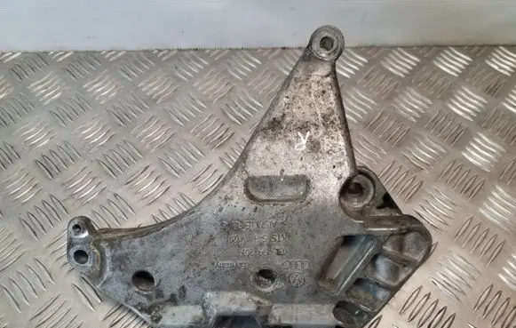 Skoda Yeti (5L) Engine mounting bracket 03L199207