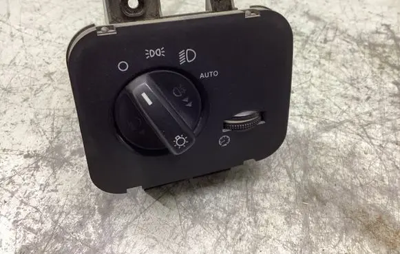 Land Rover Range Rover Sport L320 Light switch YUD501480