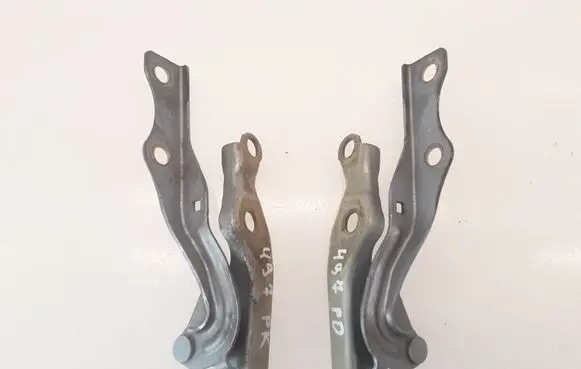 Mazda 2 Engine bonnet/hood hinges