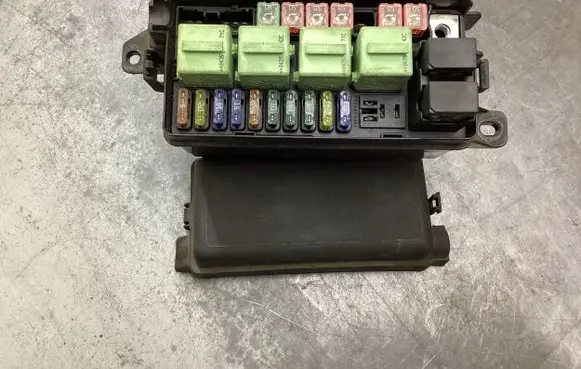 Mini One - Cooper R50 - 53 Fuse module 690660402 14266410 211340070904