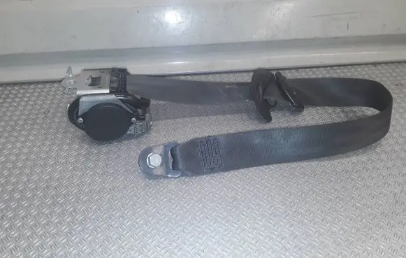 Peugeot 308 Front seatbelt 