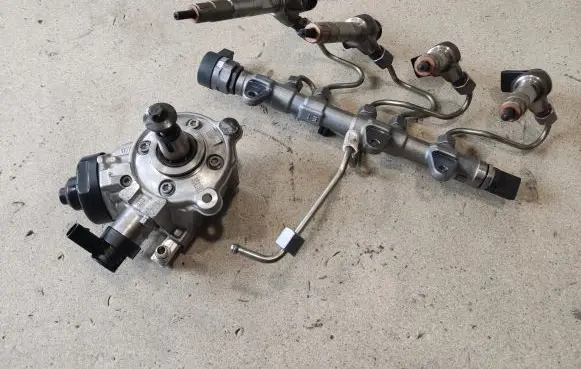 BMW X3 G01 Fuel injection system set 8579230 8579240