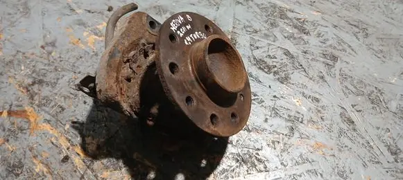 Opel Meriva B Front wheel hub spindle knuckle 