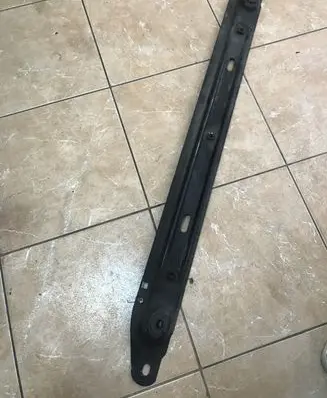Peugeot 5008 Radiator support slam panel bracket D04S22