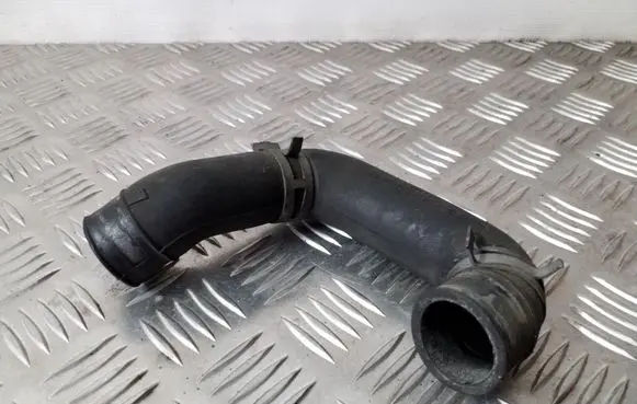 Ford Focus Breather hose/pipe XS4Q6K666AA