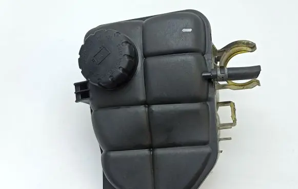 Mercedes-Benz C W203 Coolant expansion tank/reservoir 2035000049