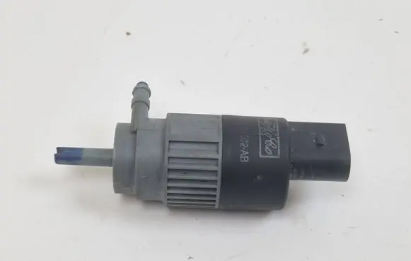 Jaguar XF X250 Windscreen/windshield washer pump 6M2113K082AB