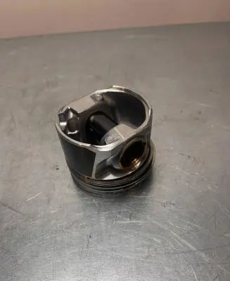 Volkswagen Golf VI Piston W241
