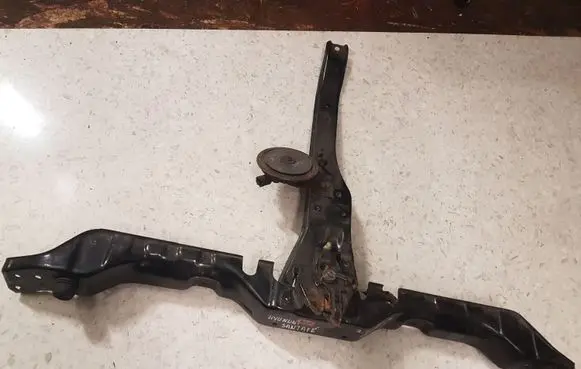Hyundai Santa Fe Top upper radiator support slam panel