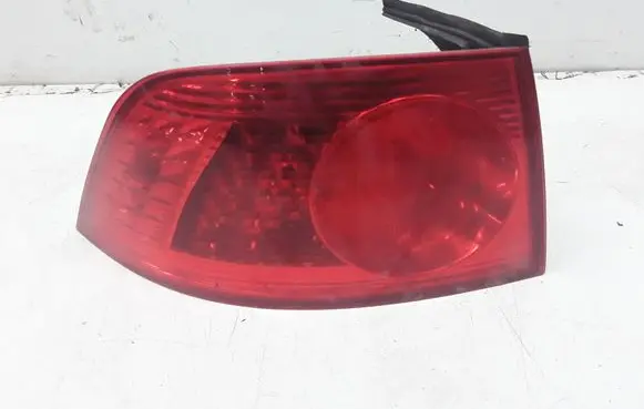Volkswagen Phaeton Rear/tail lights 333155L