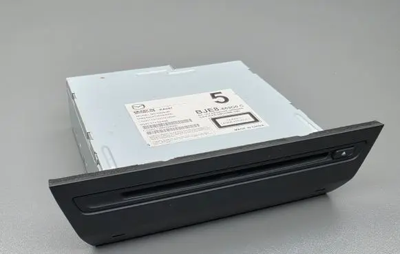 Mazda 3 III Navigation unit CD/DVD player MD492446 BJE8669G0C BJE8669G0