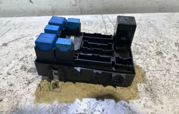 Hyundai Getz Fuse module 911981C220