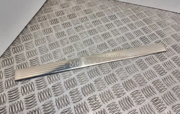 Mercedes-Benz E W212 Front sill trim cover 2126860936