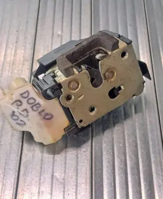 Fiat Doblo Front door lock