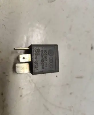 Audi A4 S4 B5 8D Other relay 8D0951253