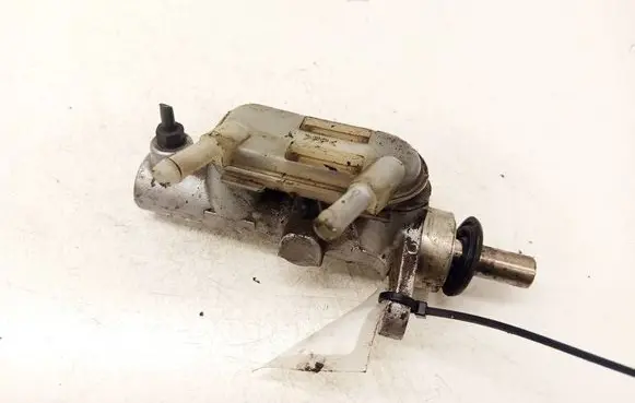 Mitsubishi Grandis Master brake cylinder 