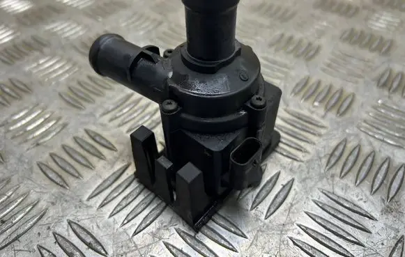 Audi A5 Sportback 8TA Electric auxiliary coolant/water pump 8K0819147A 8K0819147