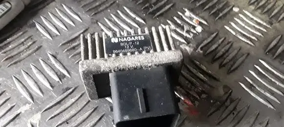 Nissan Qashqai Glow plug pre-heat relay 9640469680