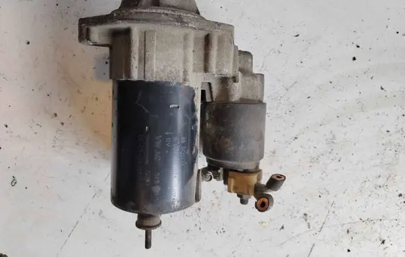 Volkswagen PASSAT B5 Starter motor 06B911023 0001107073