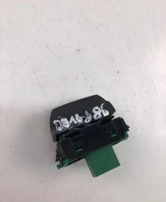 Dacia Duster Other switches/knobs/shifts 251538545R