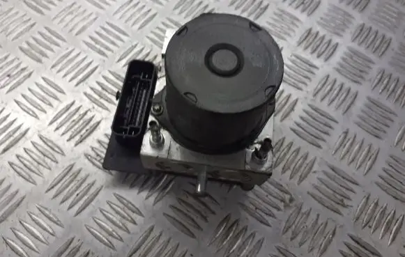 Audi A4 S4 B7 8E 8H ABS Pump