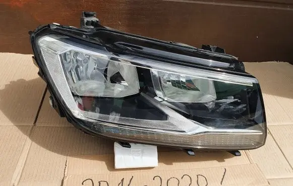 Volkswagen Tiguan Headlight/headlamp 5NB941006B