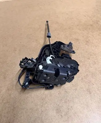 Volvo V50 Rear door lock 30699111 985916101