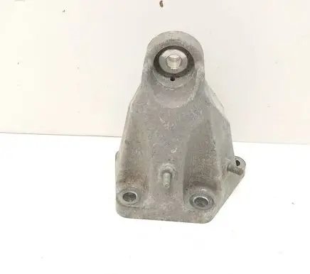 Lexus GS 300 350 430 450H Engine mounting bracket 10060