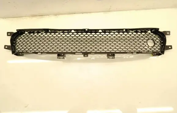 Chrysler Pacifica Front bumper lower grill 
