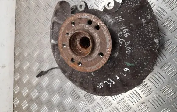 Mercedes-Benz ML W166 Rear wheel hub A1663570205