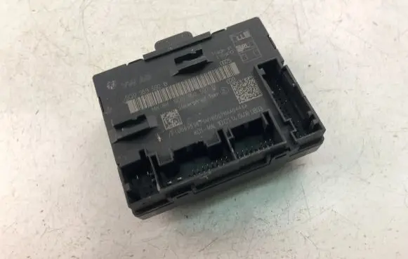 Volkswagen PASSAT B8 Other control units/modules 5Q0959592B