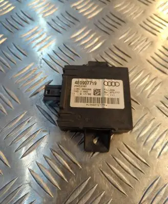 Audi A8 S8 D3 4E Alarm control unit/module 4E0907719 28053787 198007B777E
