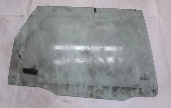 Chrysler PT Cruiser Rear door window glass 