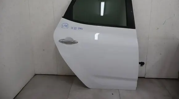 Hyundai ix20 Rear door