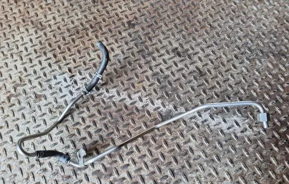 Skoda Superb B8 (3V) Fuel line pipe 04L131582E