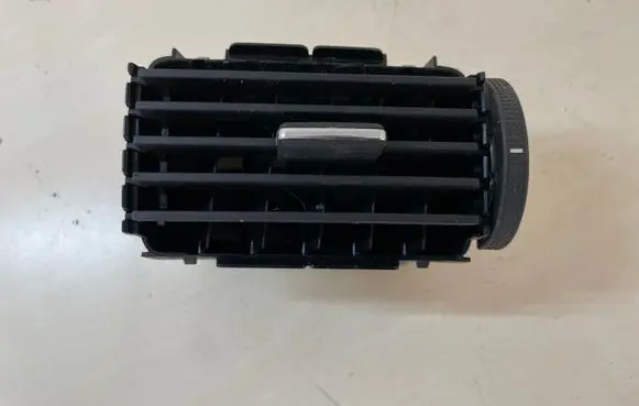 Toyota Avensis T250 Dash center air vent grill 8494