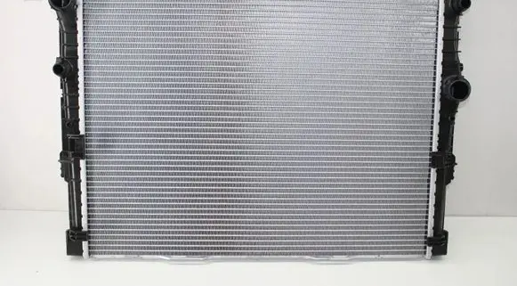 BMW M5 F90 Coolant radiator 17118096936 8096936