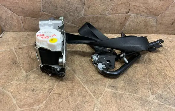 Mercedes-Benz GL X166 Front seatbelt 34094996