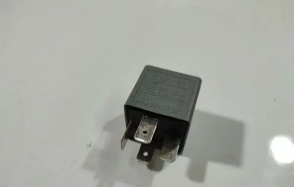 Audi A3 S3 8P Other relay 8D0951253A