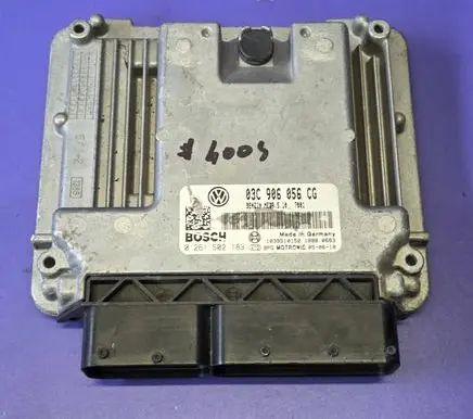 Volkswagen Golf V Engine control unit/module 03C906056CG 0261S02183 1039S10152