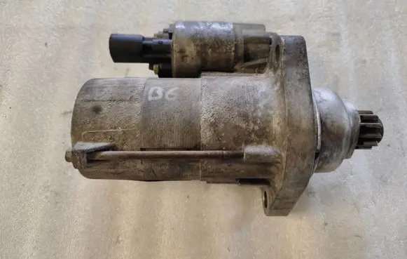 Volkswagen PASSAT B6 Starter motor 02M911023N