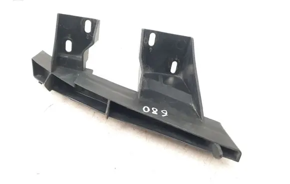 Audi Q7 4L Front bumper mounting bracket 4L0807333A